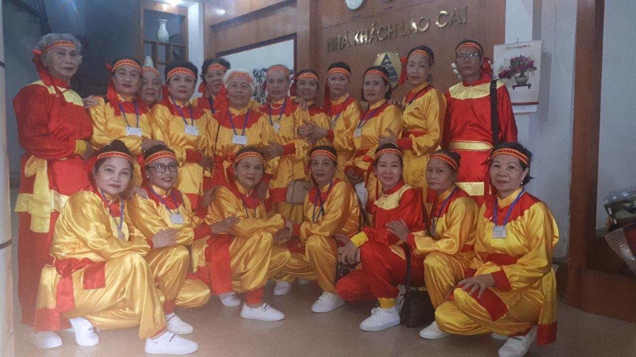 Hotel Lao Cai 33C Cat Linh ハノイ市 エクステリア 写真